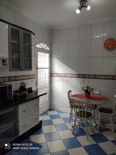 Casa Térrea 3 Quartos, 1 Suíte, 2 Banheiros 160m2 A.c