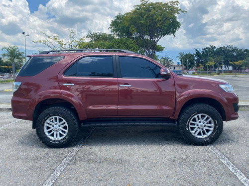 Imagen 7 de 12 de Toyota Fortuner Sr 4x4