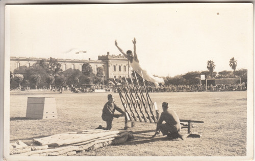 Antigua Fotografia Salto Alto En Escuela Militar Montevideo