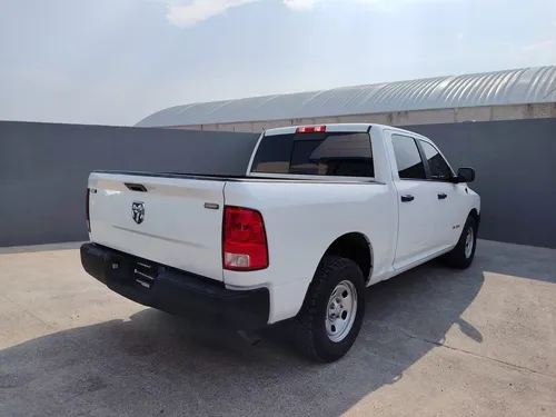 RAM 1500 3.6 V6 Crew Cab SLT At