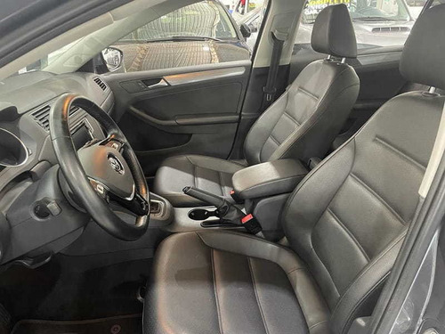 Imagem 9 de 10 de Volkswagen Jetta Cl Af 2018