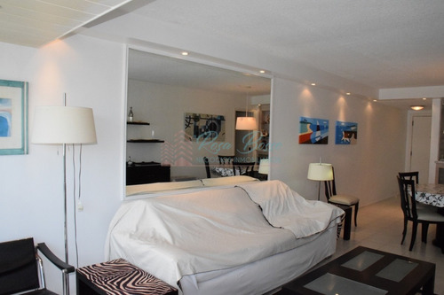 Apartamento En Brava, 1 Dormitorios *- Ref: 1726