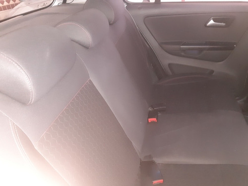 Imagem 9 de 10 de Volkswagen Crossfox 2013 1.6 Vht Total Flex 5p