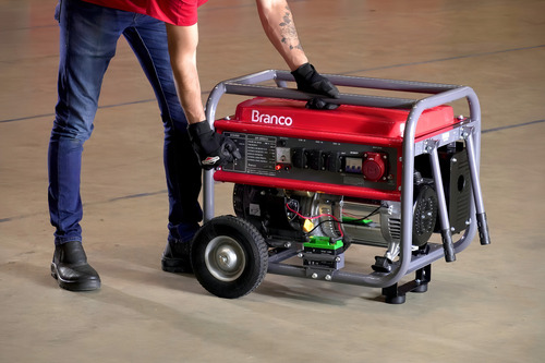 Gerador portátil Branco B4T-8000 E3 8 kW trifásico com tecnologia AVR 220V