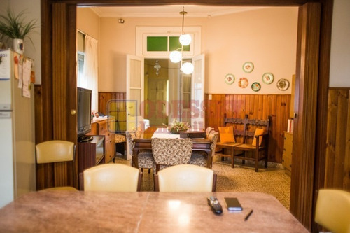 Imagen 3 de 11 de Cañuelas-en Venta Casona En Pleno Centro