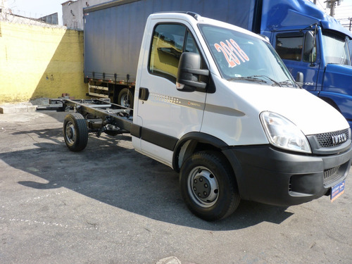 Imagem 2 de 11 de Iveco Dayli 35s14 Ano 2018