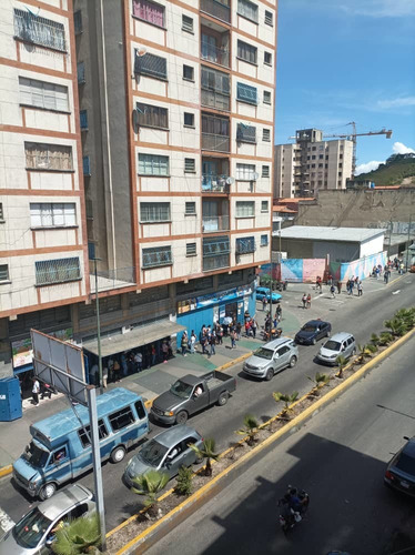 Imagen 10 de 14 de Se Vende Céntrico Edificio En La Avenida Independencia Los Teques