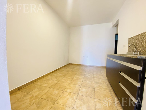 Imagen 1 de 6 de Venta De Departamento 1 Ambiente Divisible Con Balcón En Sarandi (30023)