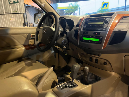 Toyota SW4 SRV D4-D 4x4 3.0 TDI Dies. Aut