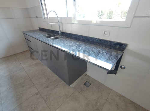Casa De Categoría A Estrenar En Venta En B° Ayres De Fader, Luján De Cuyo Id:222737