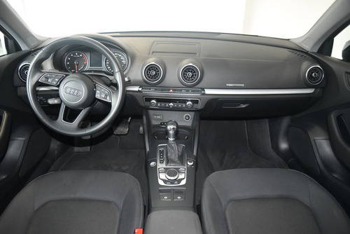 Imagen 6 de 8 de Audi A3 2019 2.0 Dynamic 4p At