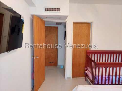 Maribel Morillo Asesor Inmobiliario De Rentahouse Vende; Lindo Apartamento; Situado En Planta Baja; Posee 2 Hab.2 Baños; Queda Amoblado; Conjunto Privado Ubicado Cerca Avda. La Ribereña; Cabudare Lara