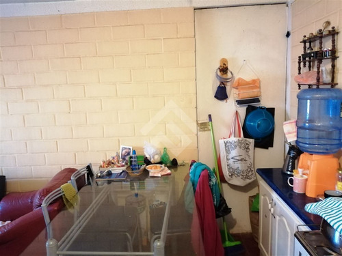 Casa En Venta De 2 Dorm. En Peñaflor Con Patio, Subsidio