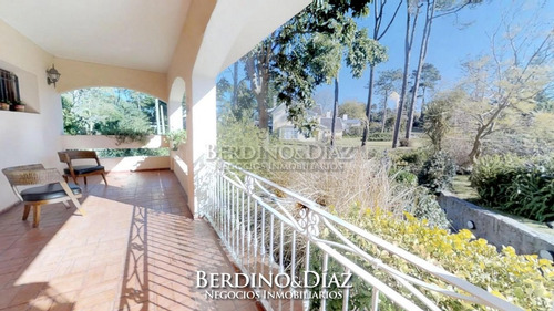 Hermosa Y Muy Amplia Casa En El Clásico Barrio De San Rafael- Ref: 327