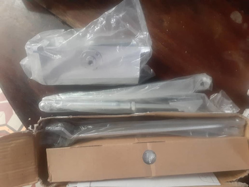 Imagen 5 de 6 de Brazo O Gatos Para Puertas 602 De 25 A 45 Kilos