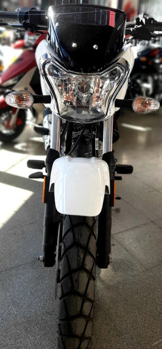Imagen 4 de 10 de Bajaj V 15 0km -envios A Todo El Pais-