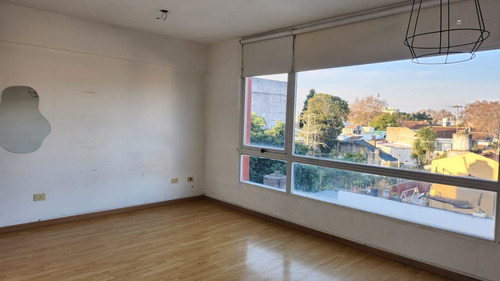Departamento Sobre Av. Alsina