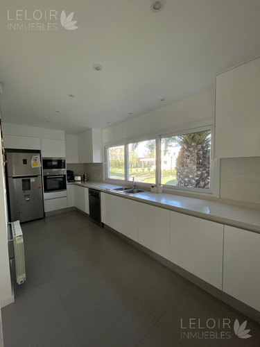 Casa En Venta 4 Amb En Barrio Cerrado Altos Del Sol