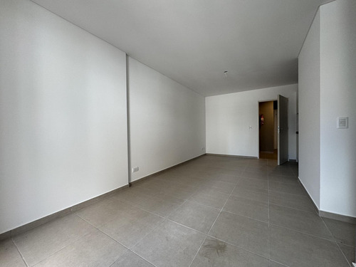 Oportunidad! Departamento De 2 Dormitorios Con Balcón