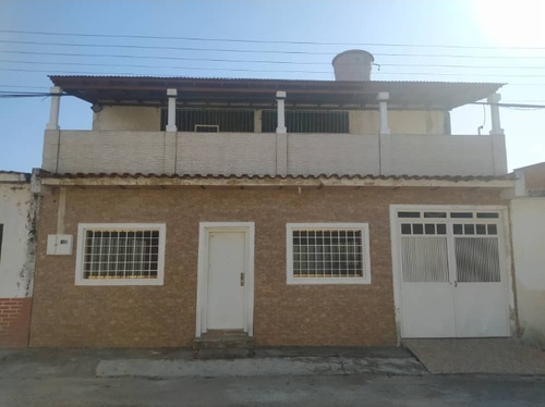 Casa En Venta Urbanización Mora 2. La Victoria. Estado Aragua