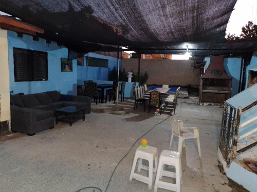 Casa En Venta - 3 Dormitorios 2 Baños - Cochera - 528mts2 - Gregorio De Laferrere, La Matanza