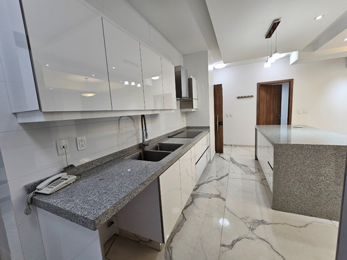 Departamento En Renta En Col. Parques Del Pedregal