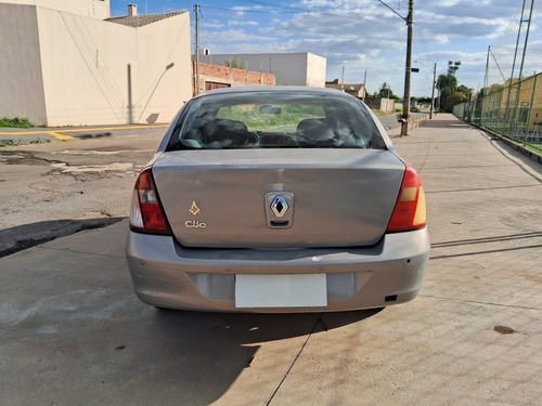 Renault Clio Sedan 1.0 16v Expression Hi-flex 4p