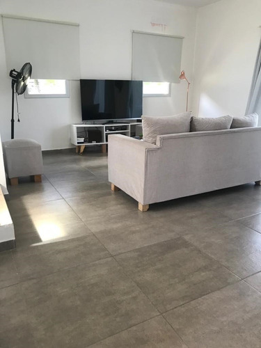 Casa Chalet En Venta Ubicado En Pilar Del Este, G.b.a. Zona Norte