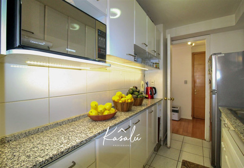 Departamento En Venta De 2 Dorm. En Las Condes