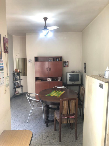 Casa En Venta Ubicado En Lanús Este, Lanús, G.b.a. Zona Sur