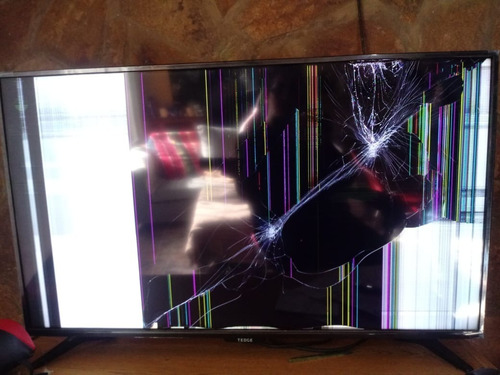 Imagen 1 de 2 de Smart Tv Tedge Led 43 Pulgadas Pantalla Rota