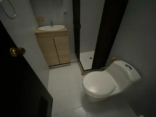 Alquiler De Apartaestudio En El Barrio Capri
