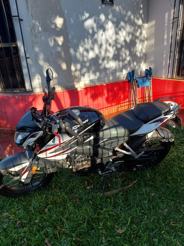 Imagen 5 de 15 de Bajaj Rouser Ns 200