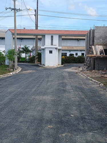 Se Vende Solar De 187.09 M2 En El Residencial Don Marcos
