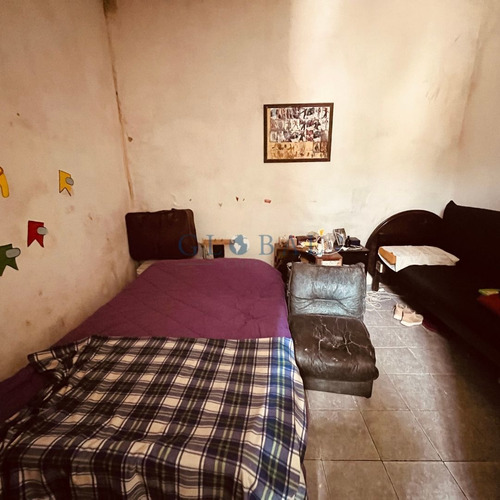Imagen 6 de 13 de En Venta Apartamento A Reciclar Y Con Renta En Preciosa Zona De La Blanqueada!