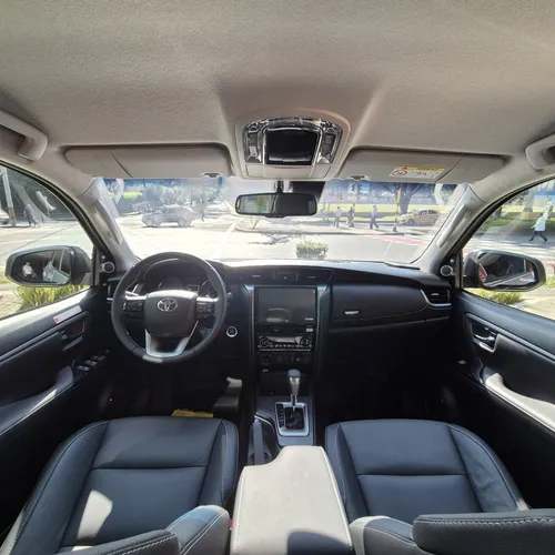 Toyota Fortuner 2.7 Srv Street Aut
