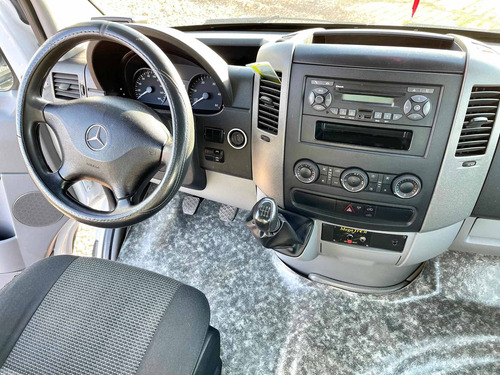 Imagen 8 de 9 de Mercedes-benz Sprinter 2.1 515 Combi 4325 150cv 19+1 2014