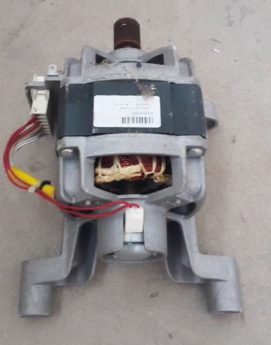 Imagen 3 de 8 de Motor Lavadora Ariston Carga Frontal 6 Kg.