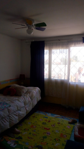Barrio El Tenis, Casa Un Piso En Barrio Residencial
