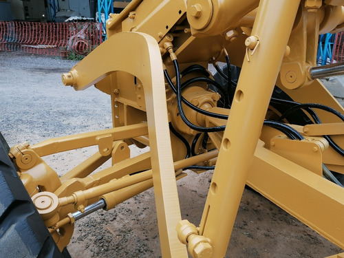 Imagen 11 de 14 de Motoniveladora Caterpillar 130 G