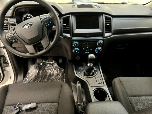 Imagen 9 de 17 de Ford Ranger Xls 4x4 Cabina Doble 3.2 Diesel 0km