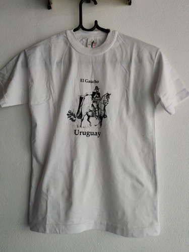 Remera Blanca Talle 12 Buzo Nuevo El Gaucho Pericon