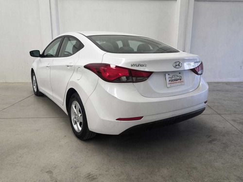 Hyundai Elantra 1.8 Gls At 2015