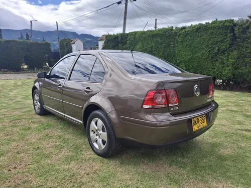 Volkswagen Jetta Europa 2011. Perfecto. Recibo Vehículo