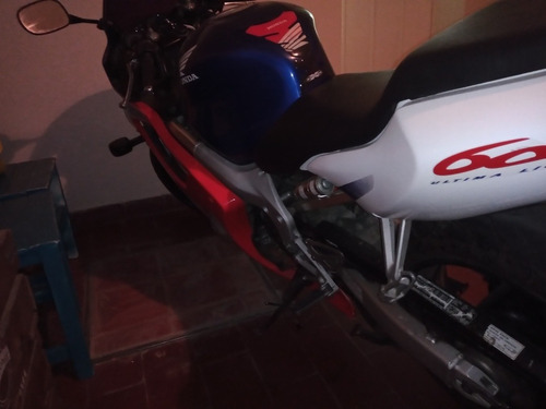 Imagen 15 de 18 de Honda Cbr 600 F4