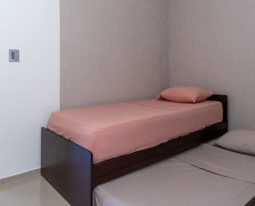 Imagen 8 de 10 de Lm Suites, Casco Central, Lecheria | Alquiler Apto. Por Dia | 72 Mts2 | 2h | 2b | 1pe | 70$ Por Dia