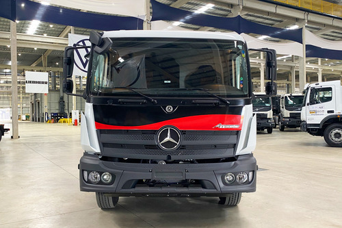 Caminhão Mb Atego 1719 4x2 25/25 Cabine Suplementar