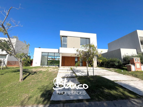 PILAR DEL ESTE | TODAS NUESTRAS CASAS A LA VENTA!