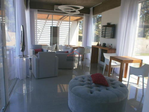 Apartamento En Tio Tom, 8 Dormitorios *- Ref: 3046