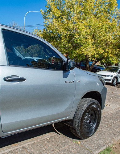 Imagen 6 de 19 de Toyota Hilux Cabina Simple 4x4